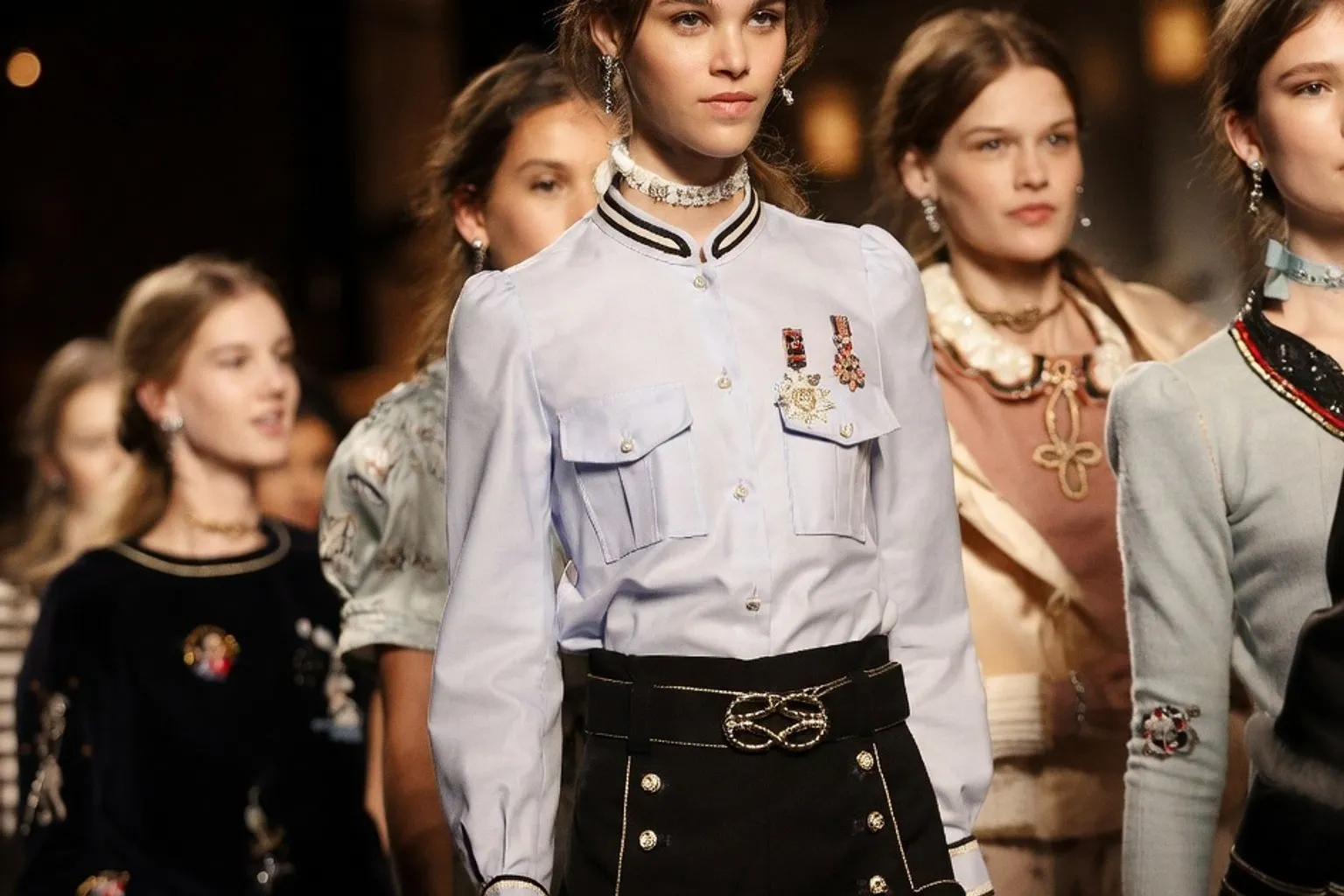 Эволюция стиля Tommy Hilfiger: от первых магазинов до триумфа на подиумах