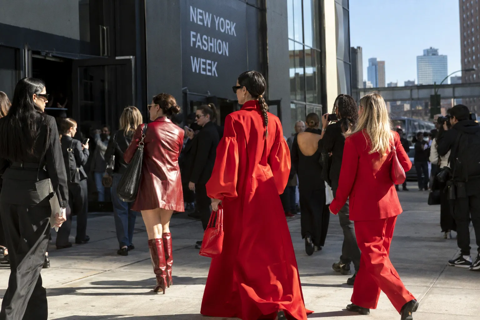 Красный цвет — главный тренд NYFW Spring 2027: от томатного до алого