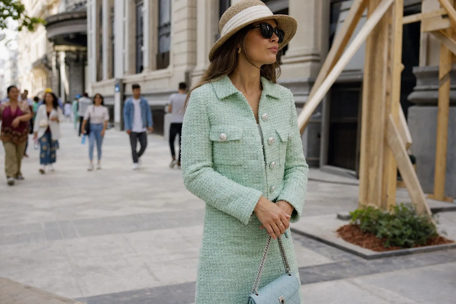 Мятный оттенок в одежде: как Chanel задает моду на лето